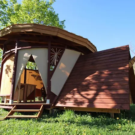 Habitat Createur - Hebergements Insolites Au Camping Municipal 